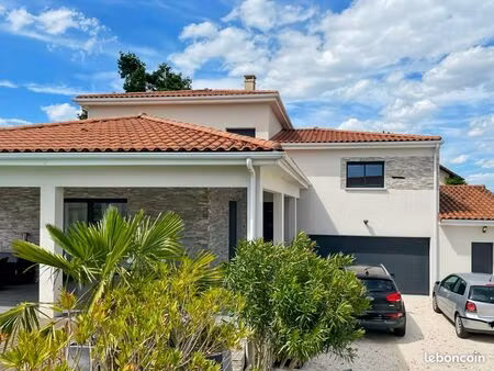 villa récente 6 pièces – 180 m² habitables – gerzat