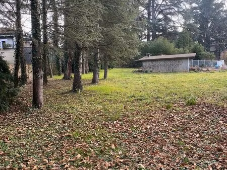 très beau terrain plat viabilisé st just centre non inondable