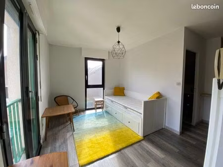 studio meublé 20m2 sur le port