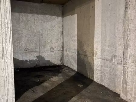 loué place de stationnement couvert