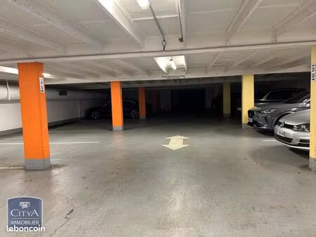 parking 605 m² saint etienne