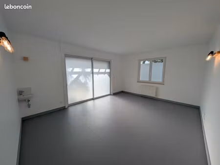 local à louer pour professionnel de santé à lagord/la rochelle
