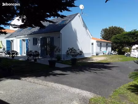 rare coeur de ville  beau potentiel propriété 4 maisons sur terrain 1 100m constructible d
