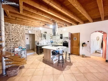 maison 7 pièces 154 m²