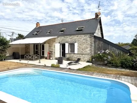 maison 8 pièces 144 m²