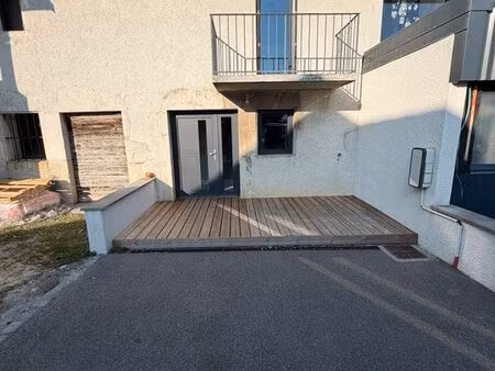 maison sur trois niveaux (r+2) – 2 chambres – 2 salles de bain – sonnaz