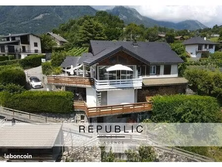 villa 7 pièces 161 m²