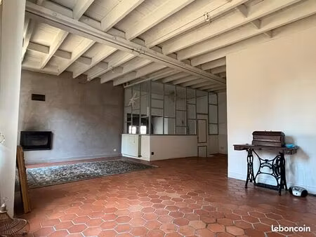 orcet  maison de caractère de 231 m2 sur une parcelle de 510 m2