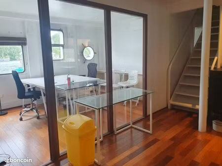 bureaux à louer sur une péniche à suresnes