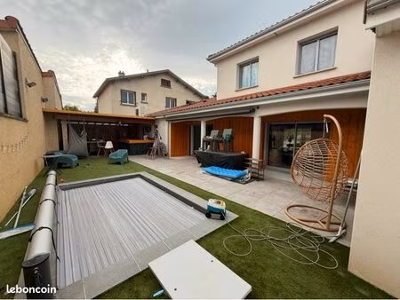 maison individuelle la sauvetat