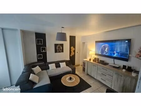 maison semi individuelle avec jardin