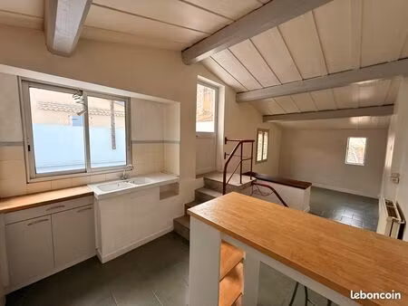 coeur de nîmes  r du gd couvent  56m2 + belle terrasse  2 chambres  2ème étage  calme  sur
