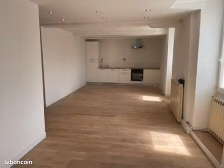 à louer t3 rénove st meloir des ondes centre