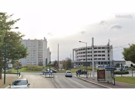 boutique 250 m² gennevilliers