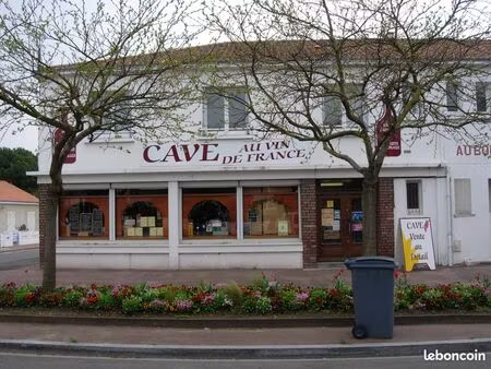 local commercial à saint-jean-de-monts (superficie : 80 m²)libre 1er mars 2026