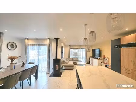 maison 6 pièces 122 m²