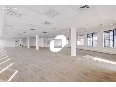 bureaux 3 328 m²