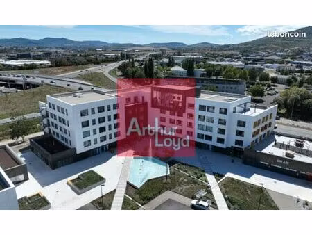 local commercial 283 m²