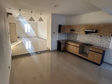 maison mitoyenne 90m2 entièrement rénover à neuf