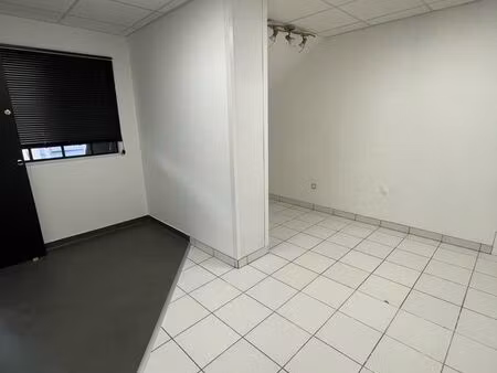 location local commercial