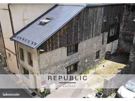 immeuble 7 pièces 158 m²