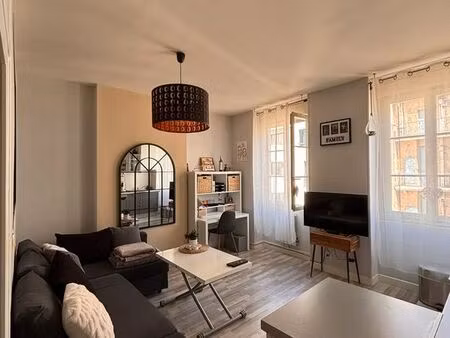 agréable t1 bis 35m2 lyon 6 métro brotteaux