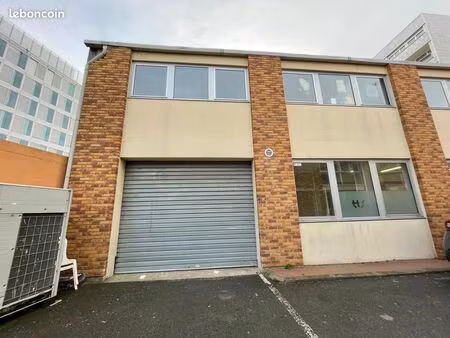 local d'activité 296 m²