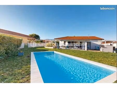 villa 5 pièces 105 m²