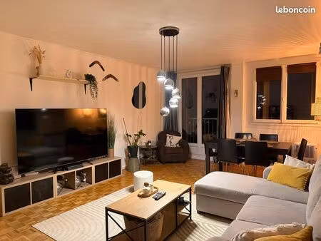 grand t3 meublé très lumineux avec vue imprenable sans vis à vis