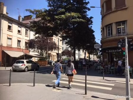 lyon centre quai du rhône côtés facultés hopitaux