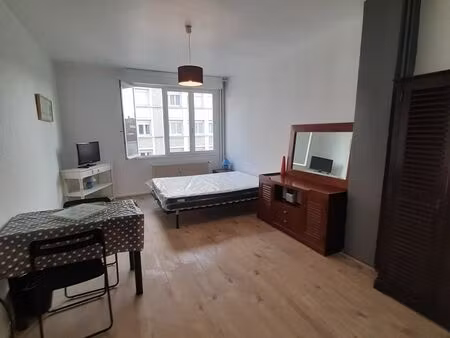 location studio meublé villefranche-sur-saône libre de suite