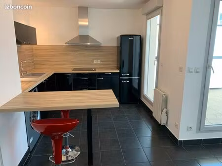 t2 meublé avec terrasse & garage