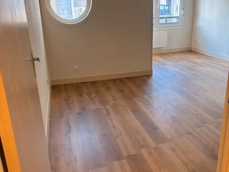 studio 26m2 non meublé avenue bollée - pièce de vie refaite à neuf - lumineux - proche chr