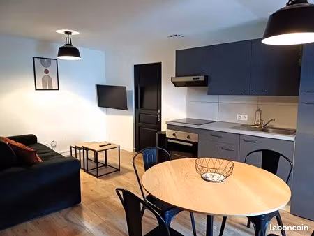 superbe studio rénové à neuf  entièrement équipé  quartier calme