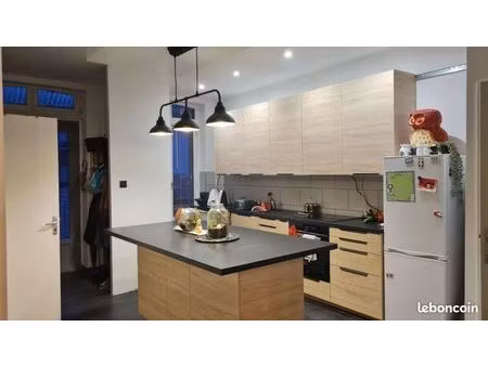 t4 lumineux en plein centre-ville