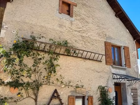 maison à vendre à ayn grande maison divisé en deux habitation une louée en rnb un plus gra