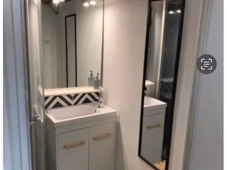 studio lumineux face aux thermes proche commerces