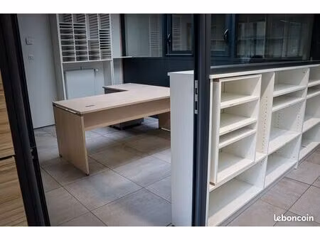 bureau dans espace de coworking