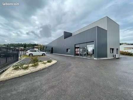 bureaux ou commerce a louer