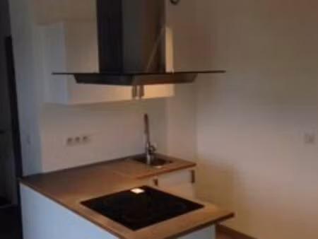 beau f2 de 38m2 contemporain proche de la gare de chateaucreux