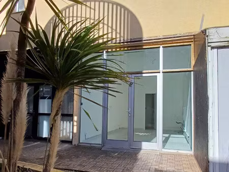 vente commerce 22 m² hourtin (33990)