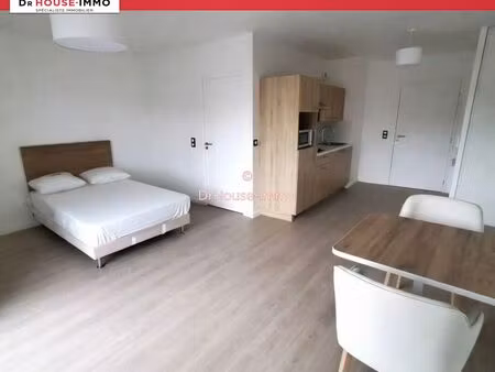 charmant meublé à clermont-ferrand  avec balcon.