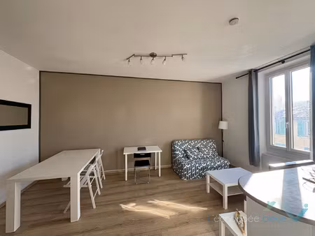 vente t2 traversant la seyne centre dernier etage faible cha