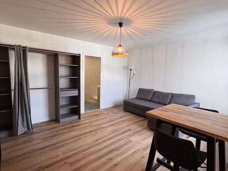 studio / t1 de 32 m2 meublé au 5ème étage avec ascenseur + cave