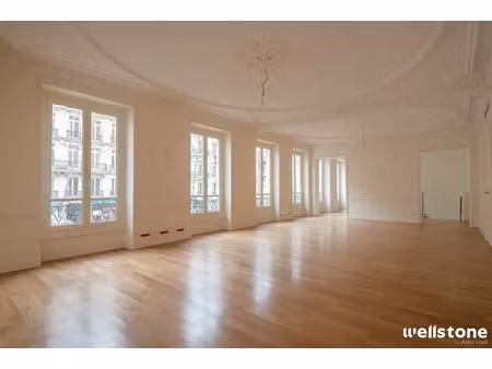 location bureau paris 75008