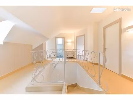 moulin 8 pièces 178 m²