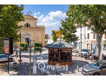 immeuble d'époque en hyper centre de la crau