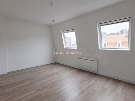 république / sebastopol : beau type 1 rénové (28m²)