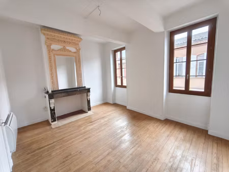 appartement t3 de 70 m2 refait à neuf avec balcon et jardin