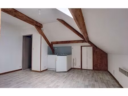 location appartement  m² t-2 à abbeville  330 €